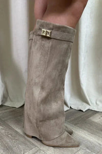 Suède beige (plus que 8 en stock)