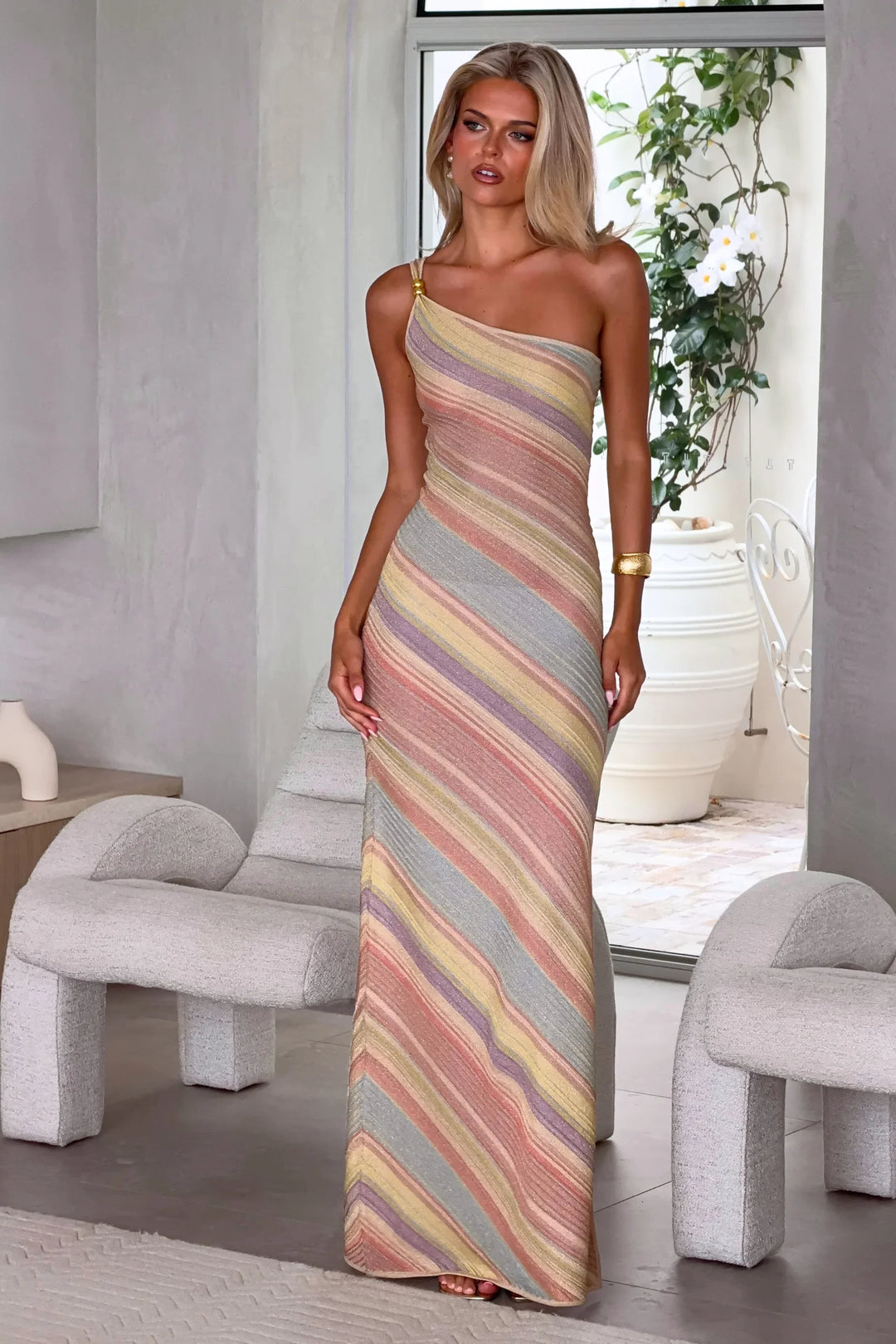 Women's one-shoulder maxi dress with multicolour diagonal stripes