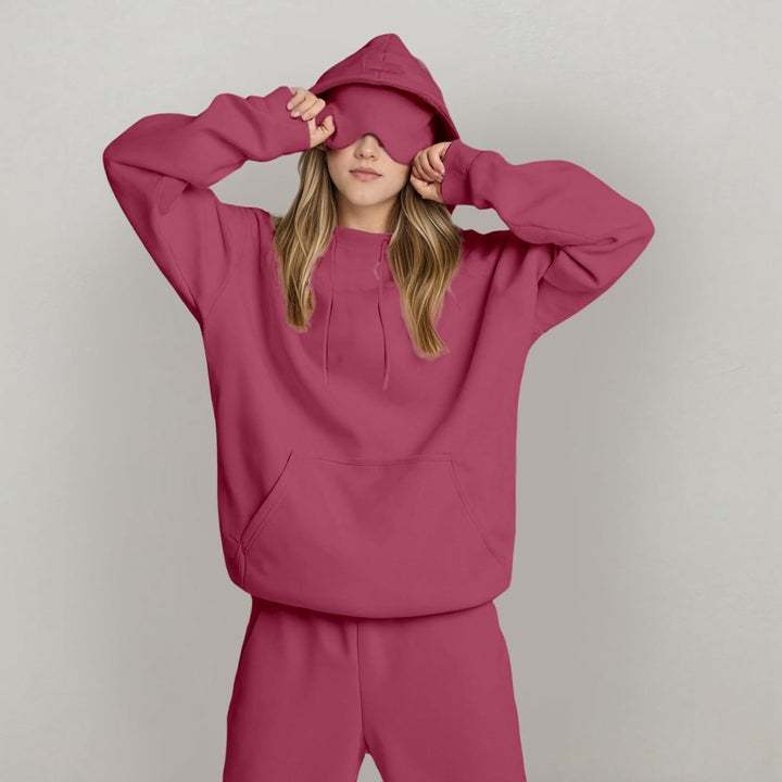 Women's hooded sweatshirt and jogger set with long sleeves and kangaroo pocket