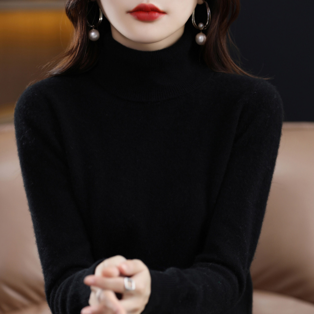 Women's solid knit turtleneck sweater with long sleeves