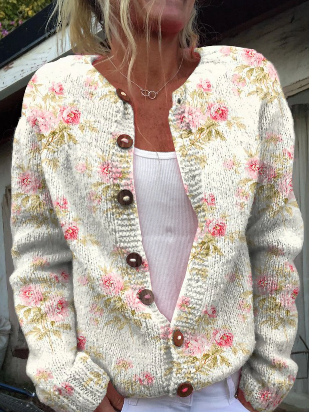 Women's floral vintage cardigan with button front and long sleeves