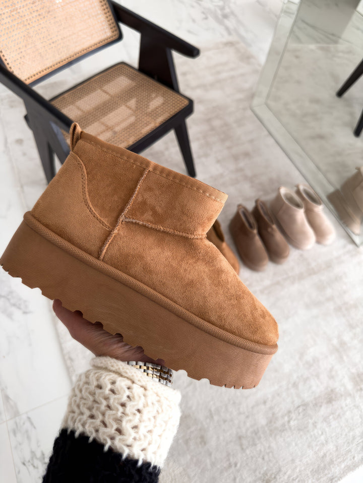 Women's Classic Boots in Caramel | Bellmere