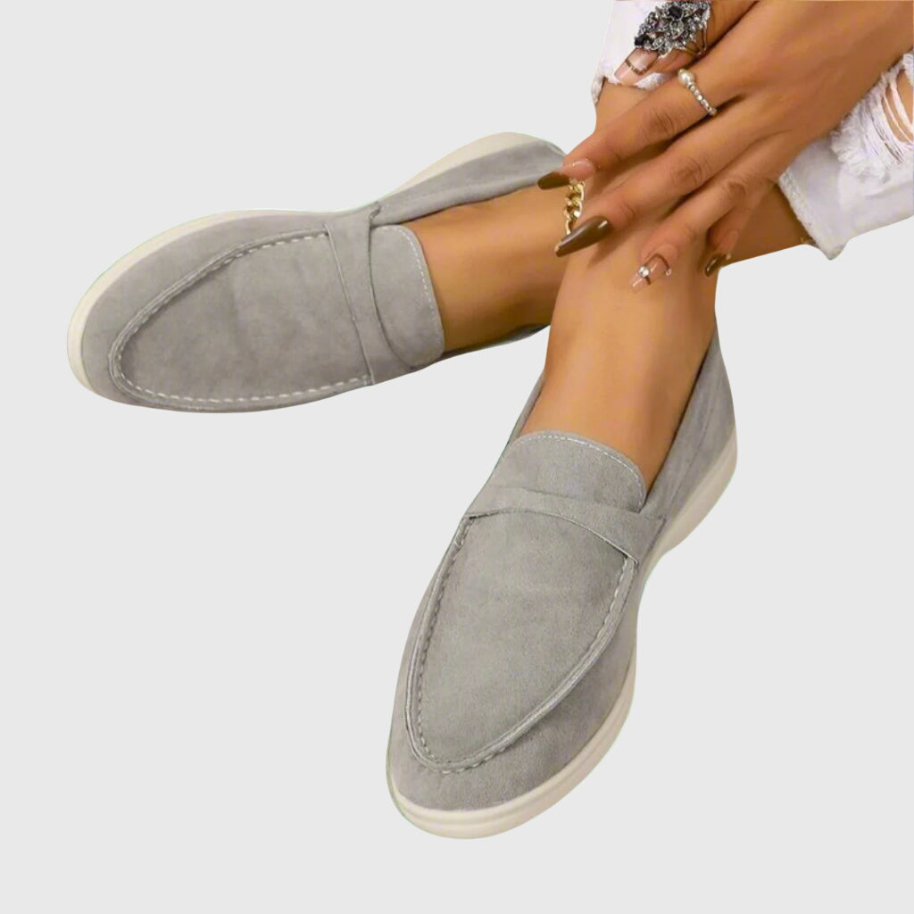 Women's casual moc toe loafers with vamp strap and low flat sole