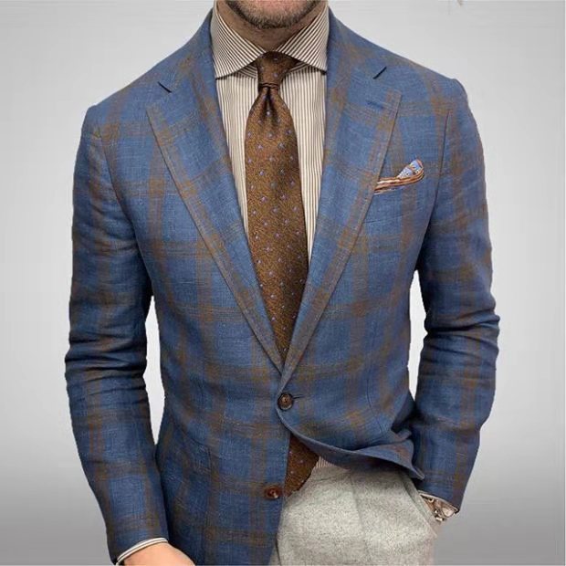 Men's plaid notch lapel blazer with long sleeves and button front