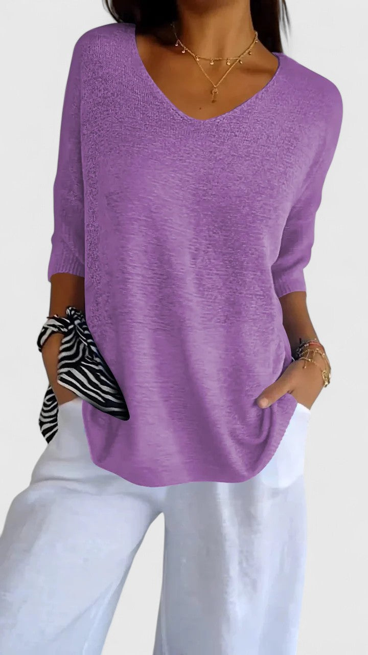 Women's textured V-neck sweater with three-quarter sleeves
