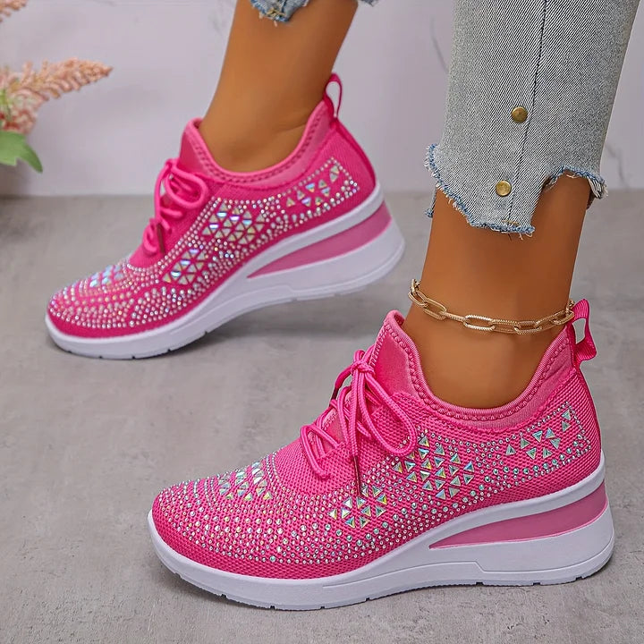 Women's lace-up sneakers with textured geometric side panels