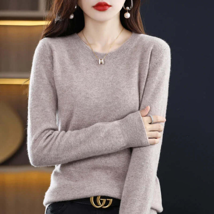Women's crew neck knitted sweater with long sleeves and ribbed trims
