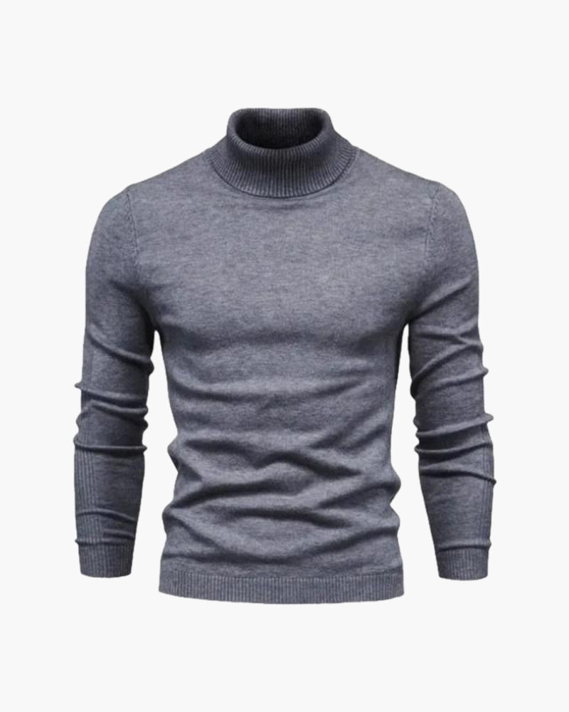 Plain knitted turtleneck sweater with long sleeves