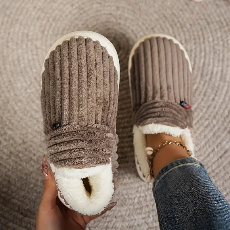 Women's Ultra-Cozy Slippers Shoes in Green - View 17 | Bellmere