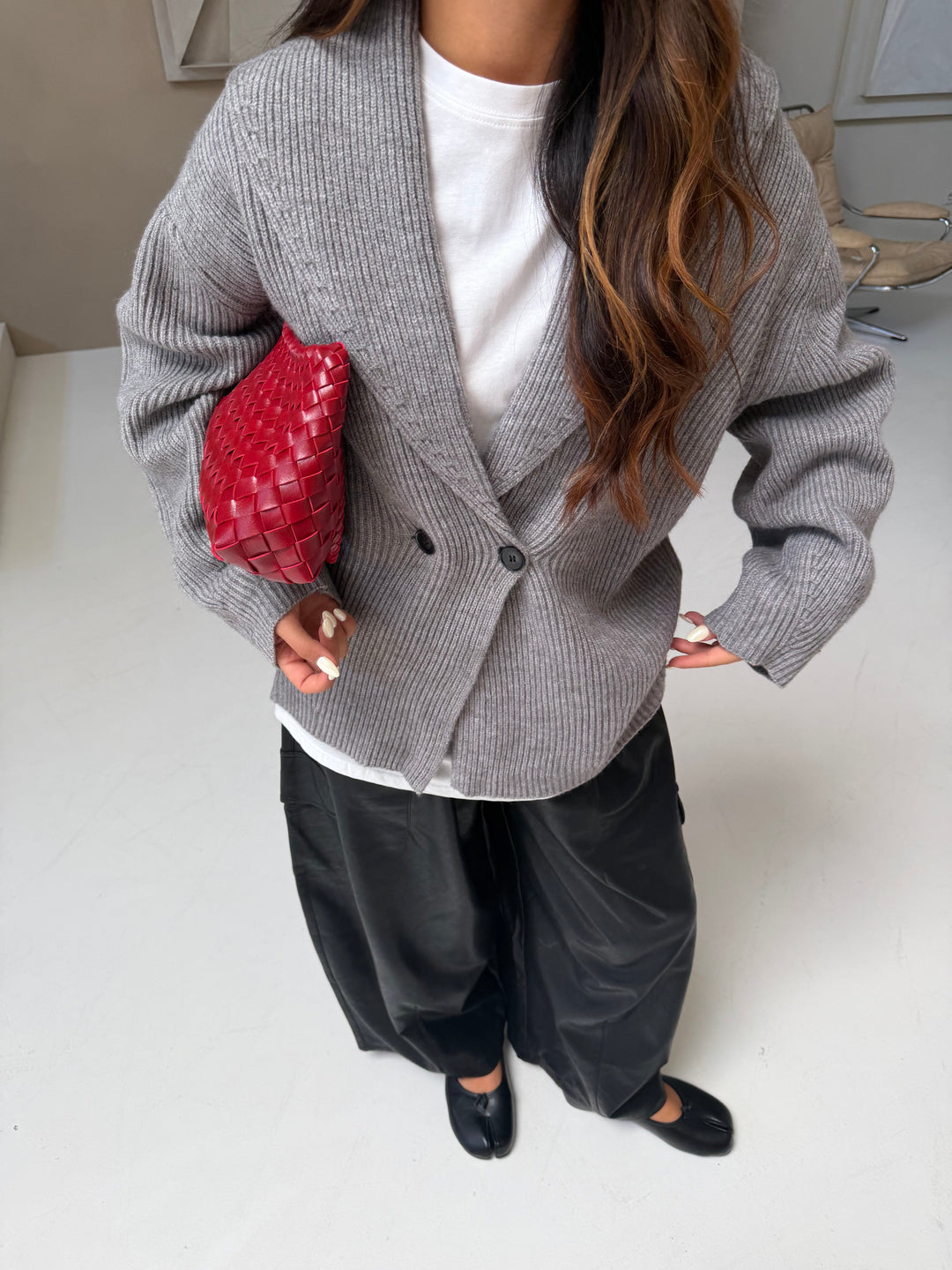 Women's gray ribbed cardigan with V-neck and button front