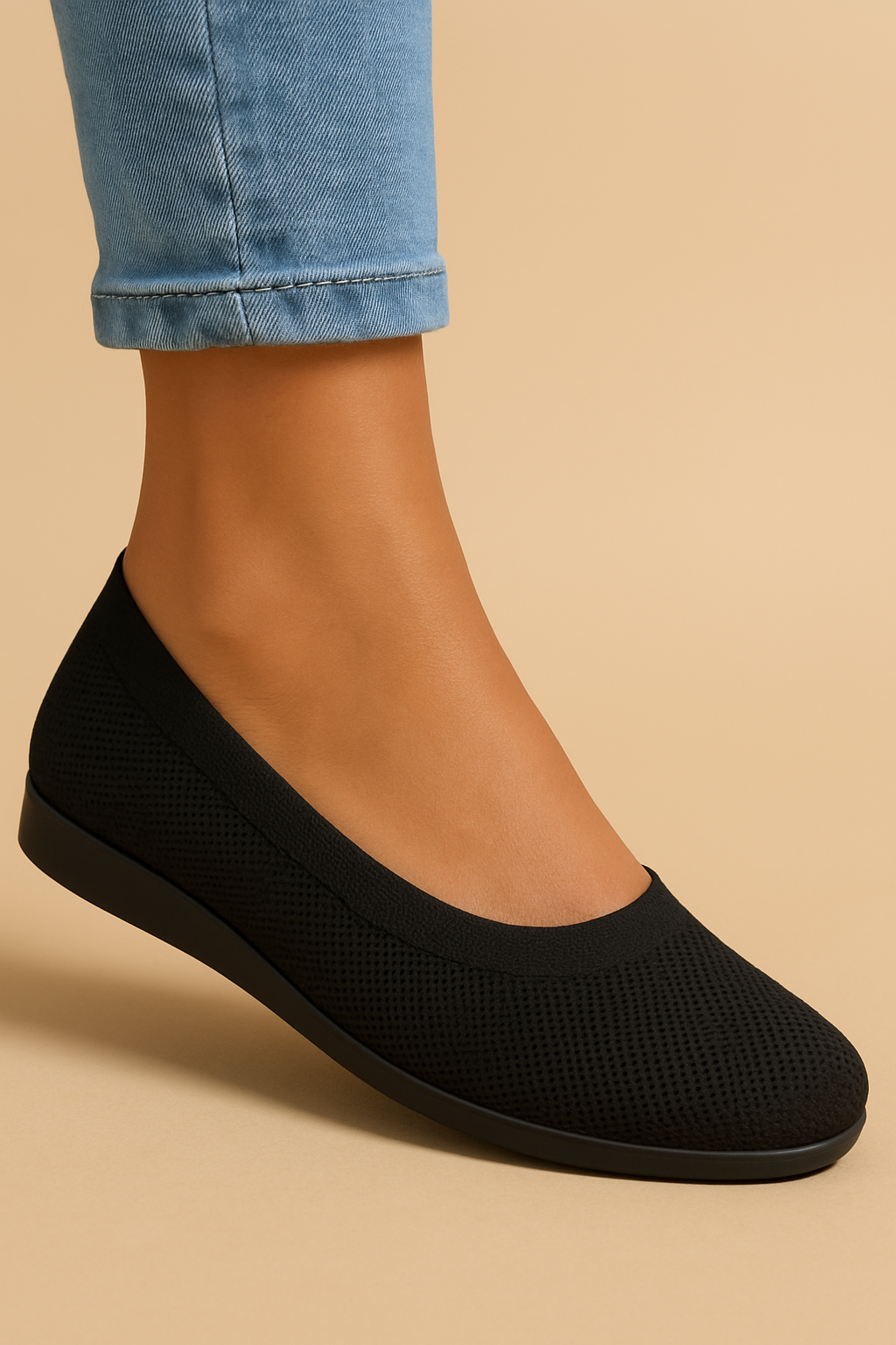 Women's knitted ballet flat with round toe and low wedge sole