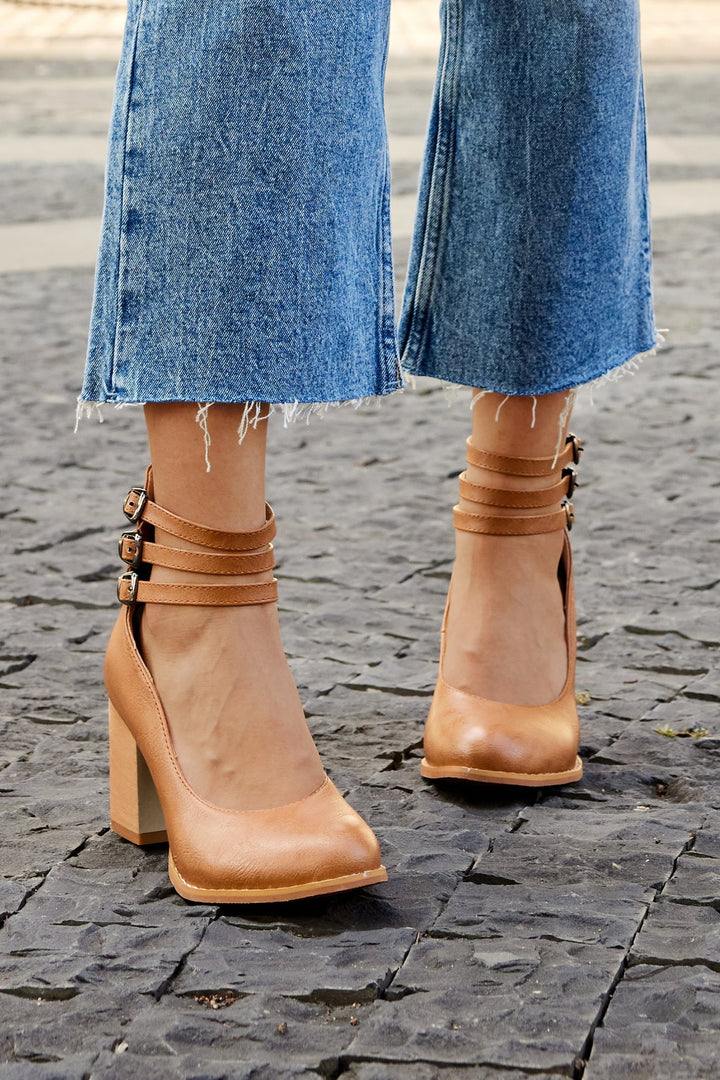 Women's Block Heel Sandals with Ankle Strap Sandaal in Brown - View 7 | Bellmere