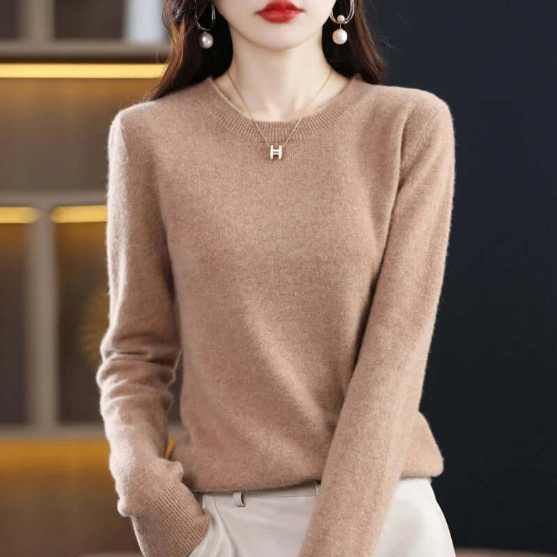 Women's crew neck knitted sweater with long sleeves and ribbed trims