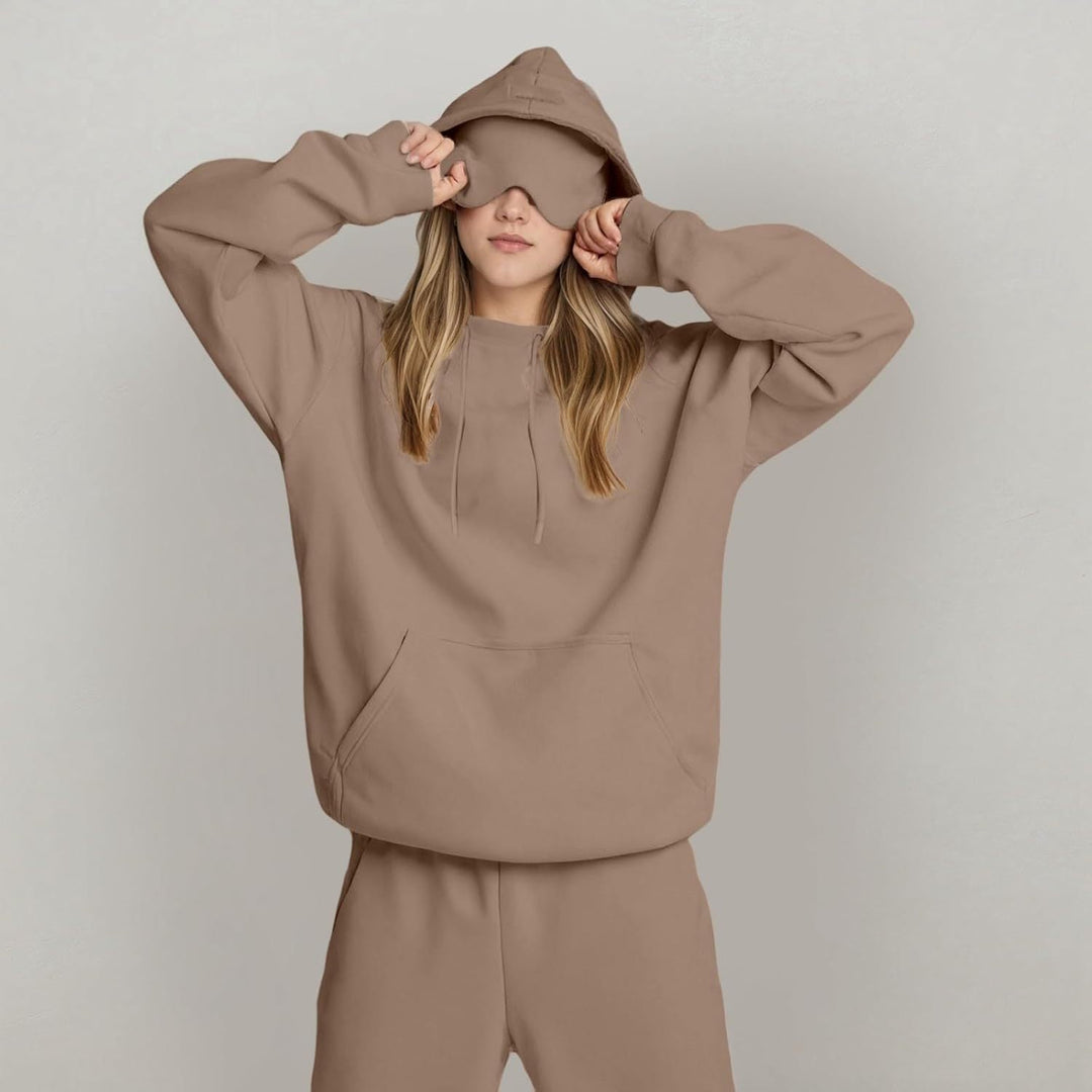 Women's hooded sweatshirt and jogger set with long sleeves and kangaroo pocket