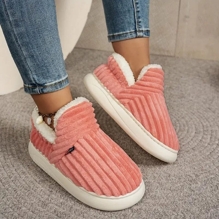 Women's Ultra-Cozy Slippers Shoes in Green - View 2 | Bellmere