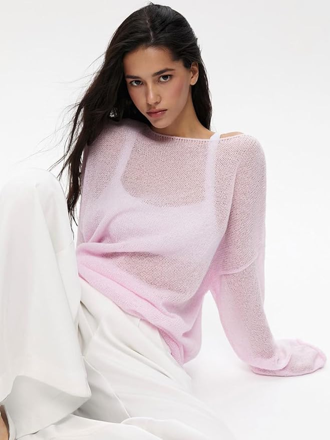 Women's oversized knit pullover with wide sleeves