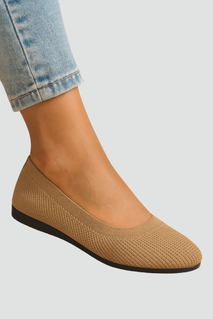 Women's knitted ballet flat with round toe and low wedge sole