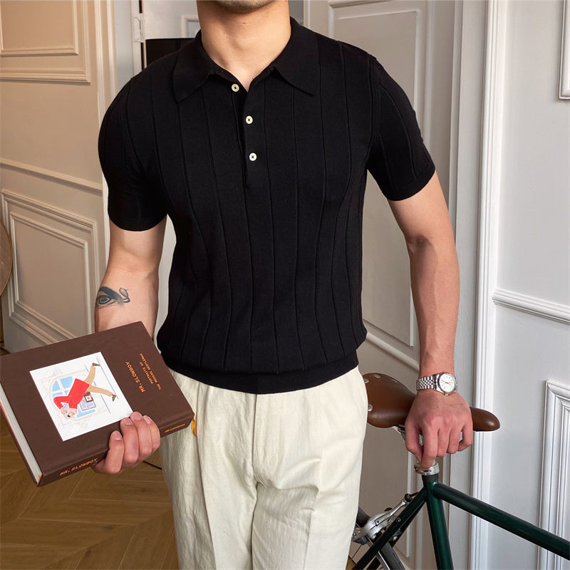 Men's knitted polo shirt with vertical pleated texture and short sleeves