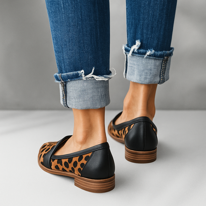 Women's Sleek Toe Loafers in Black - View 7 | Bellmere