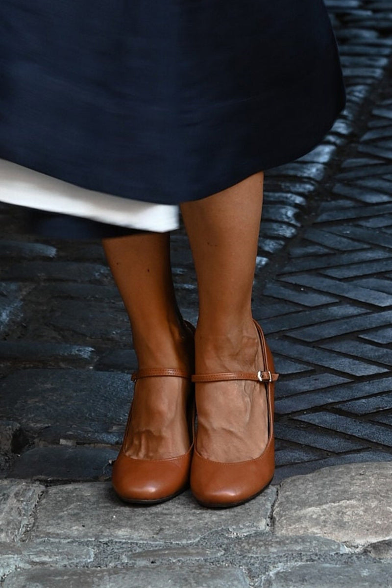 Women's Low Heel Sandals with Buckle Sandaal in Brown - View 3 | Bellmere