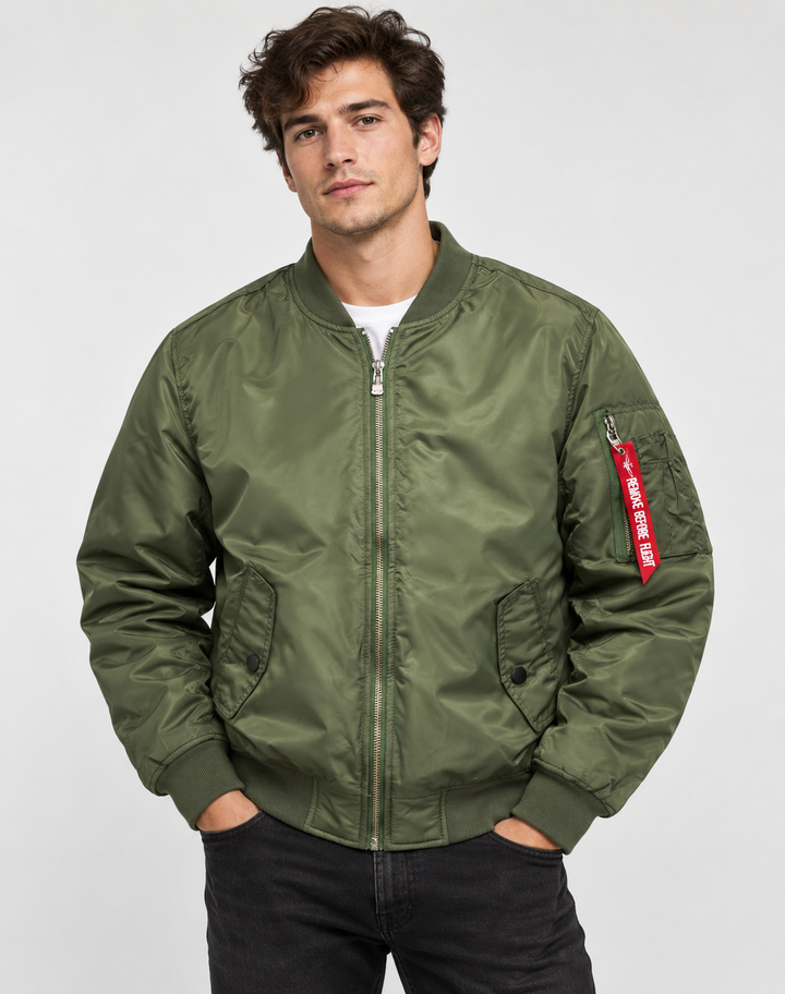 Men's quilted bomber jacket with stand collar, long sleeves and zip pockets