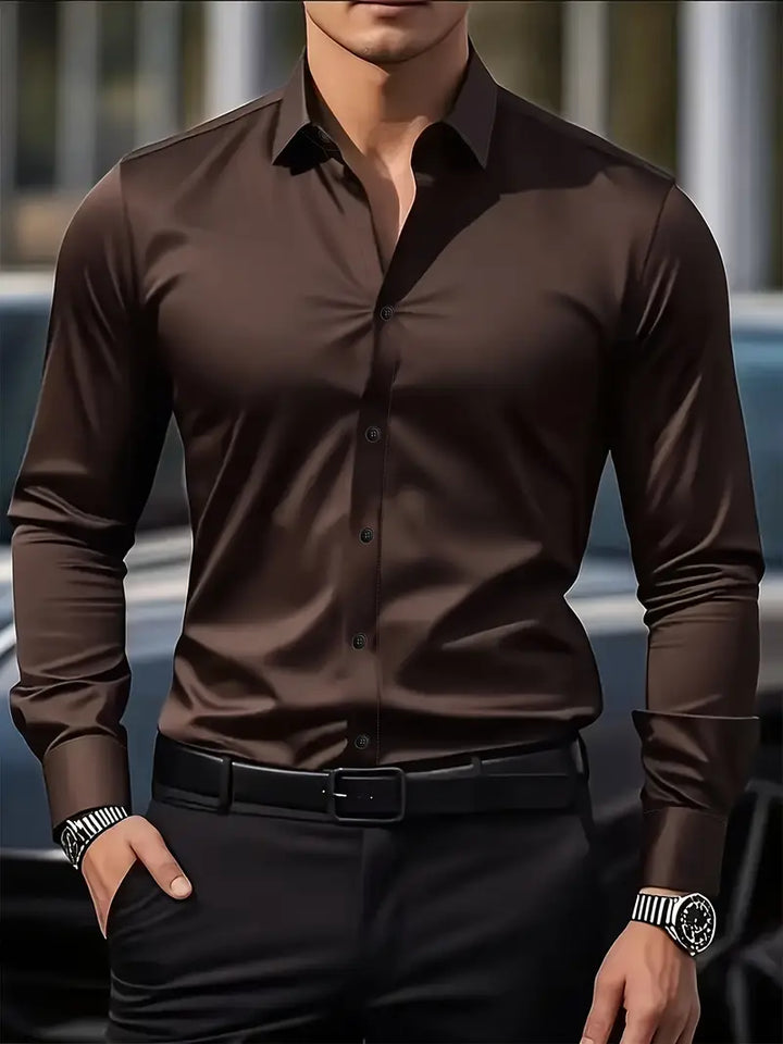 Men's slim fit long-sleeve button-up shirt with pointed collar