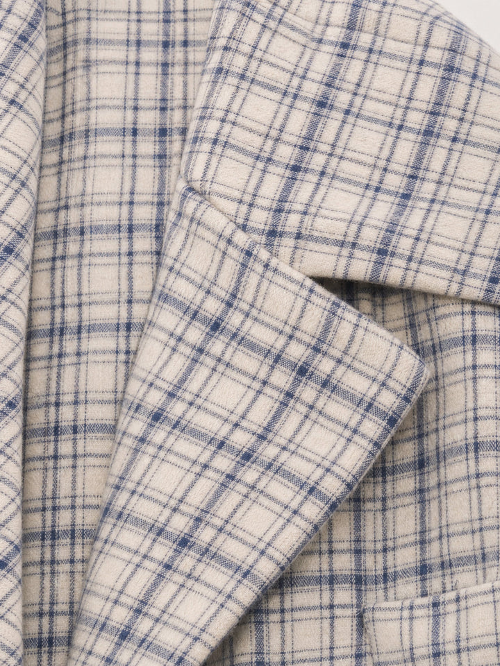 Women's light checked trench coat with long sleeves and button front