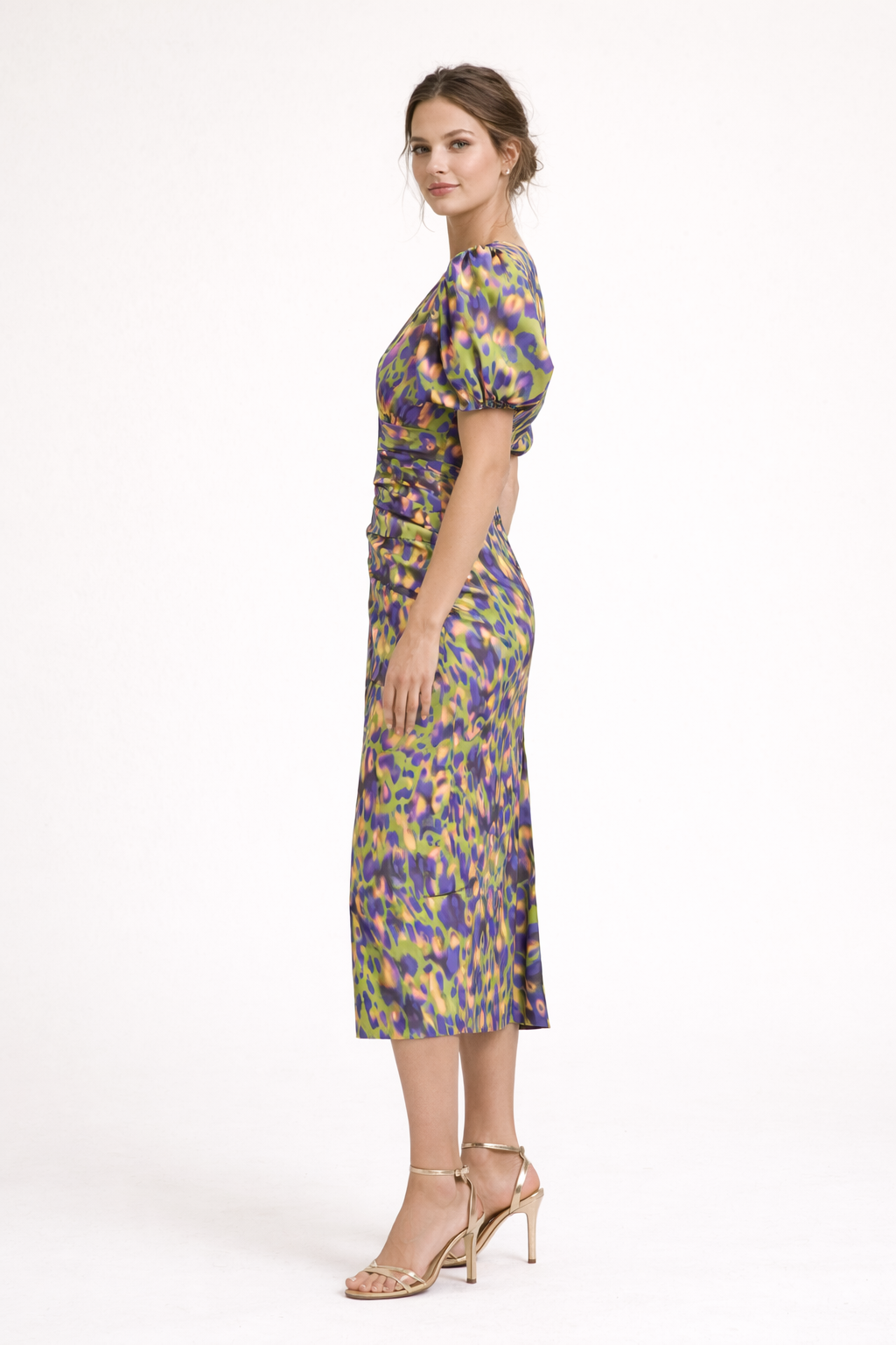 Women's patterned midi dress with puff sleeves and V-neckline in purple and yellow geometric print