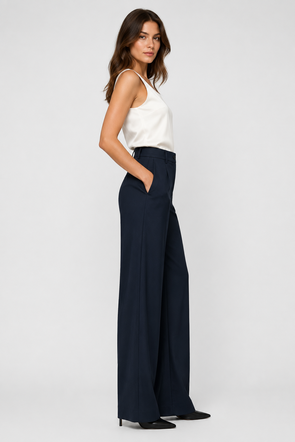 Women's wide leg tailored trousers with high waist, belt loops and side pockets