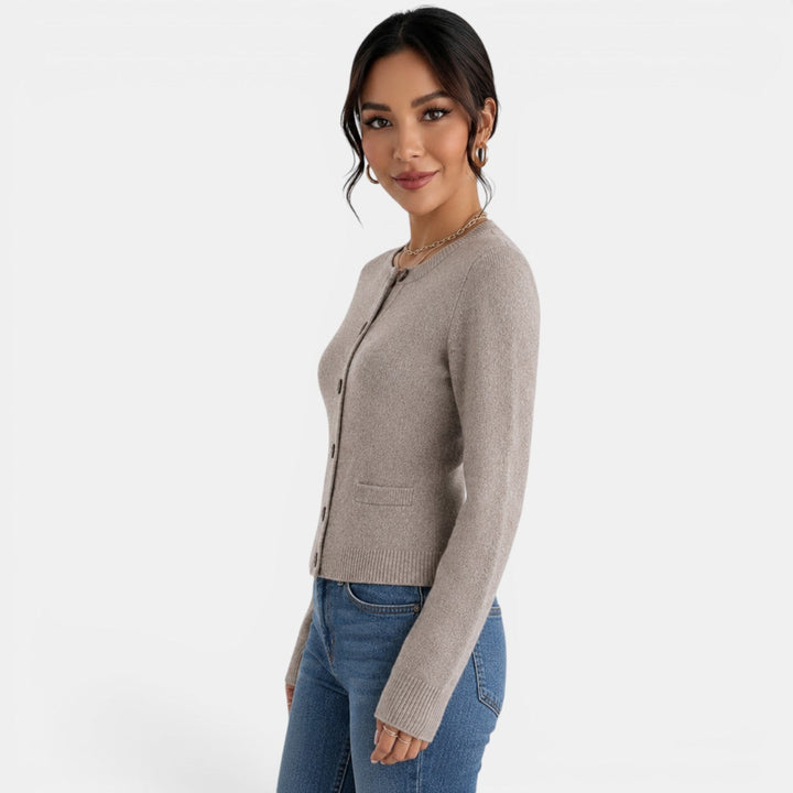 Women's fitted round-neck button cardigan with front patch pockets