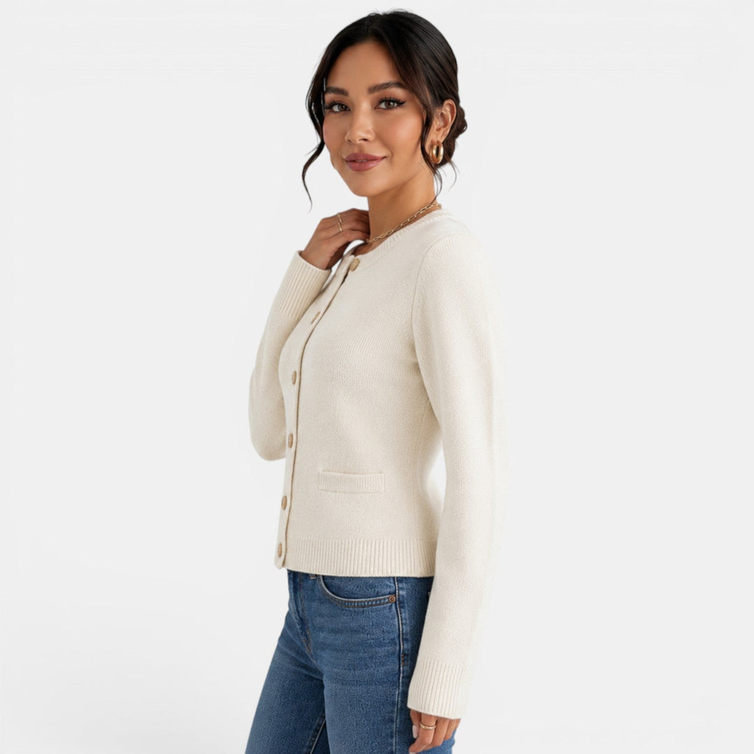 Women's fitted round-neck button cardigan with front patch pockets