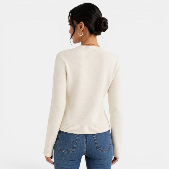 Women's fitted round-neck button cardigan with front patch pockets