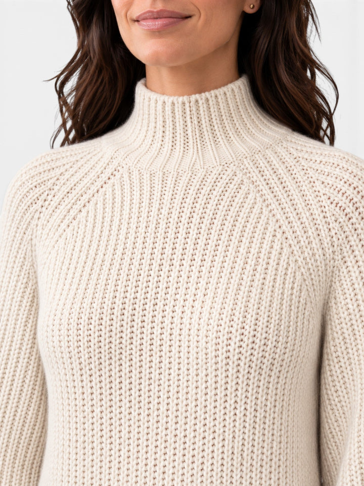 Women's oversized ribbed turtleneck sweater with long sleeves