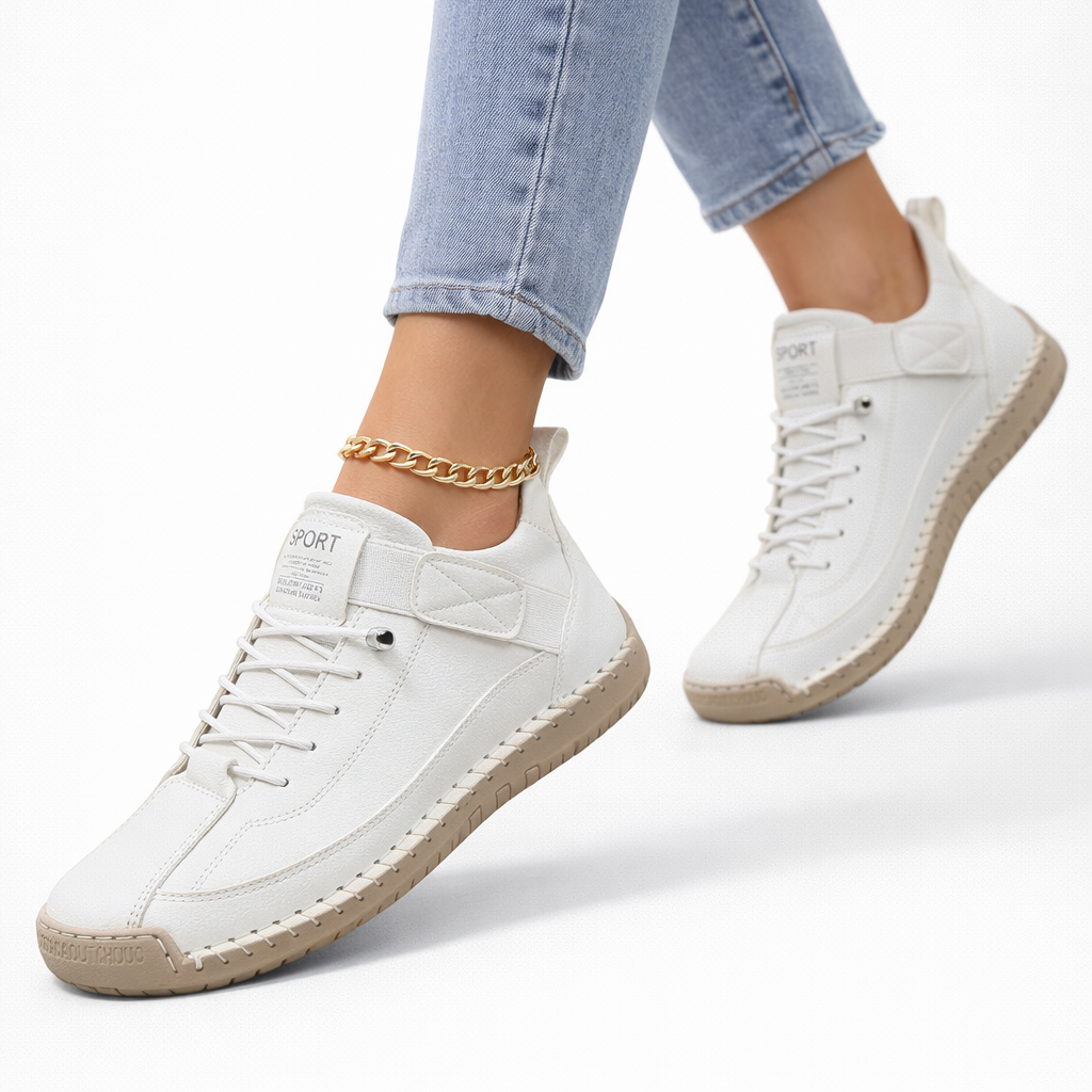 Women's lace-up low-top sneakers with round toe and flat sole