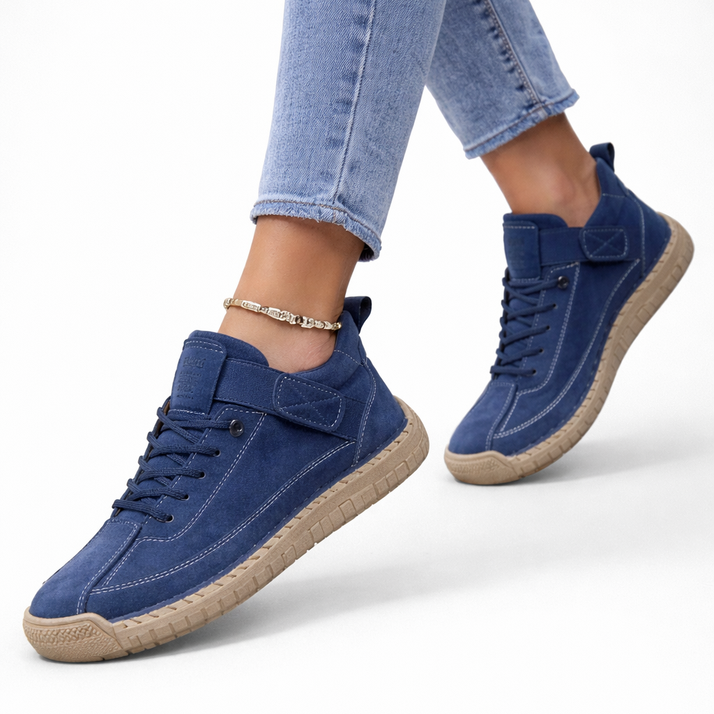 Women's lace-up low-top sneakers with round toe and flat sole