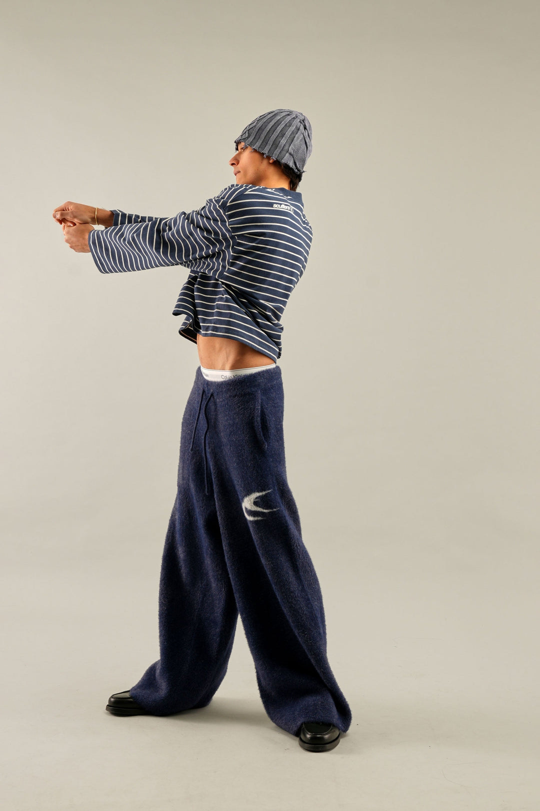 Navy striped long sleeve jumper with crew neck and loose fit