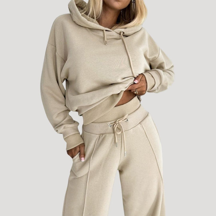 Women's cropped hoodie and wide-leg jogger set