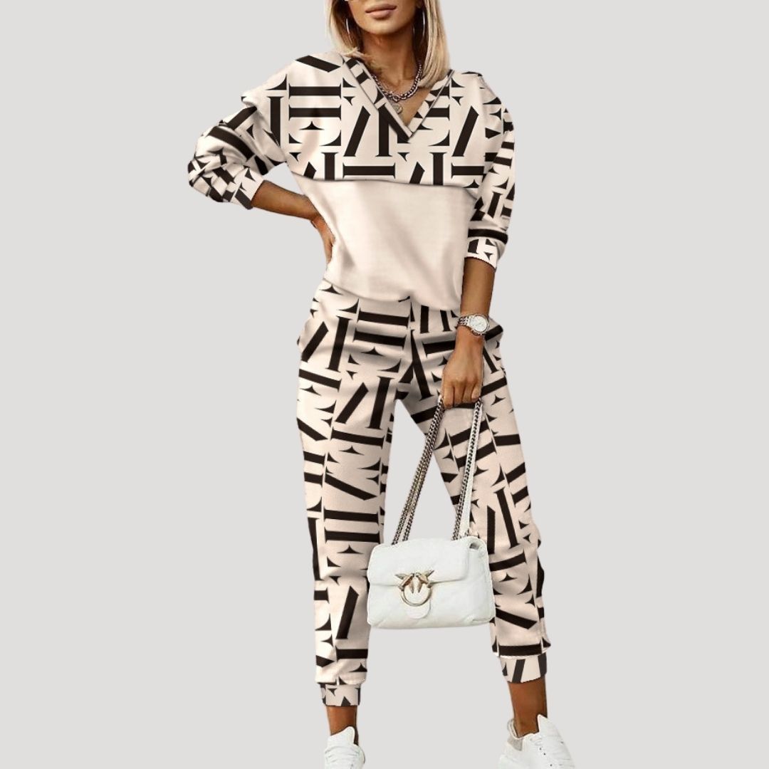 Women's hooded tracksuit set with zip front