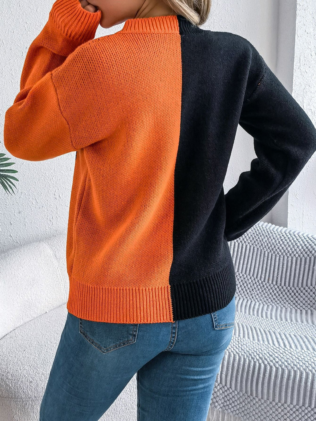 Women's geometric colour-block crew neck knit sweater with long sleeves