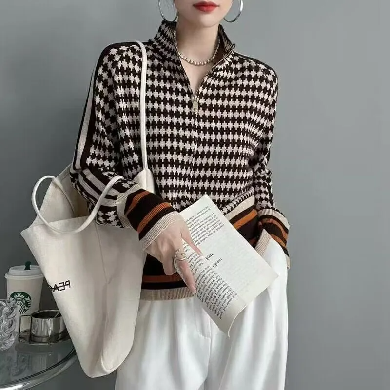 Women's houndstooth zip cardigan with stand collar and striped ribbed trims