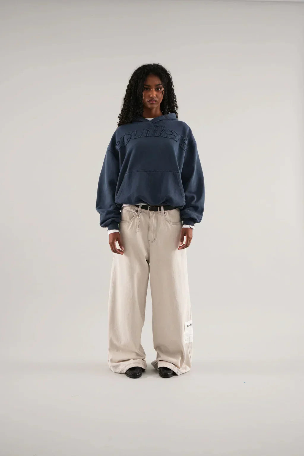 Women's hooded pullover sweatshirt with front pouch pocket