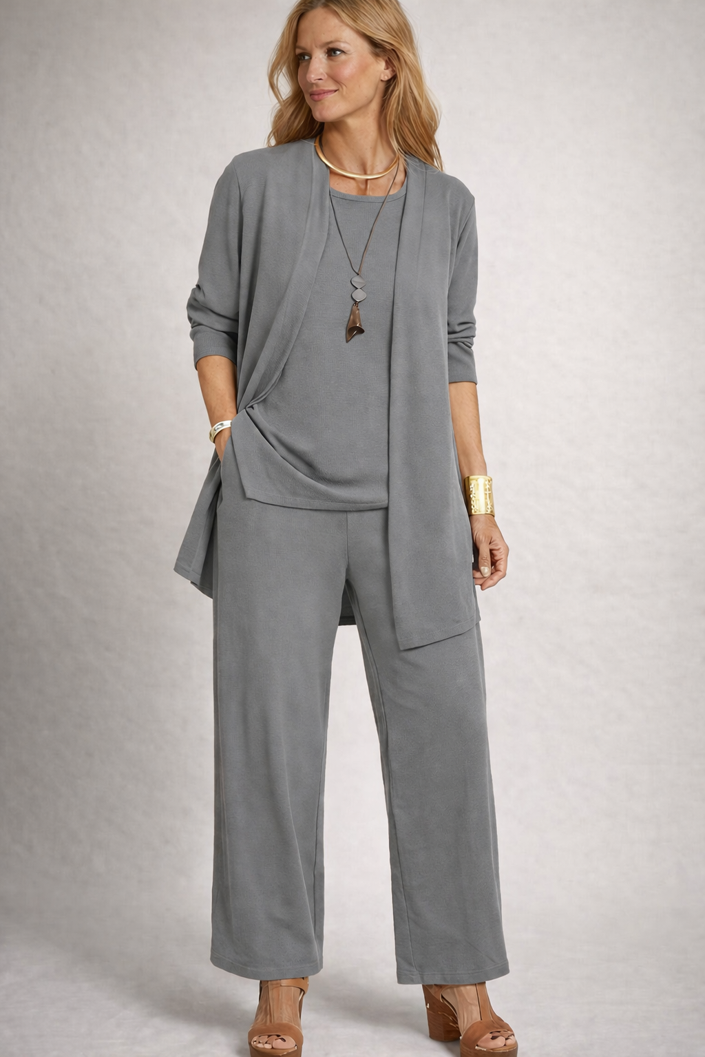 Women's three-piece lounge set with open cardigan, round-neck top and wide-leg trousers
