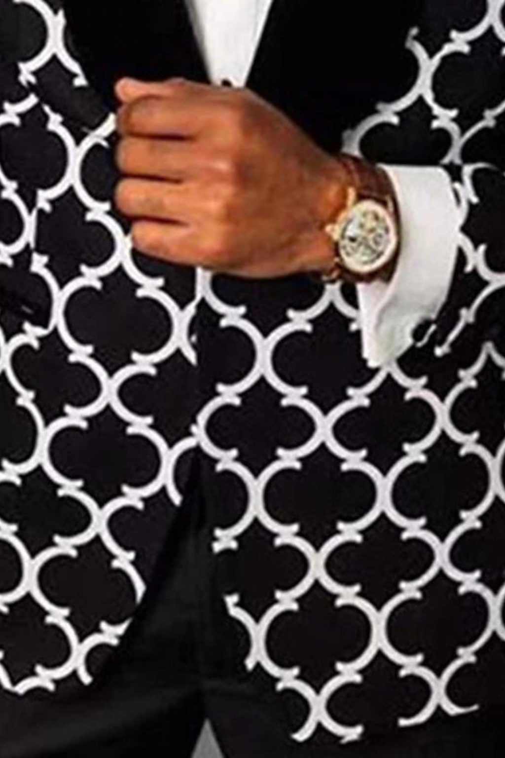 Men's geometric pattern blazer with contrasting shawl lapels and long sleeves