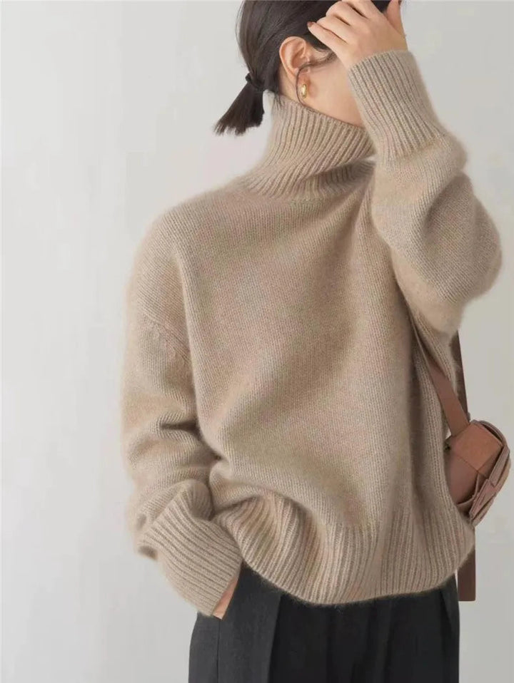 Women's ribbed turtleneck sweater with long sleeves and relaxed fit
