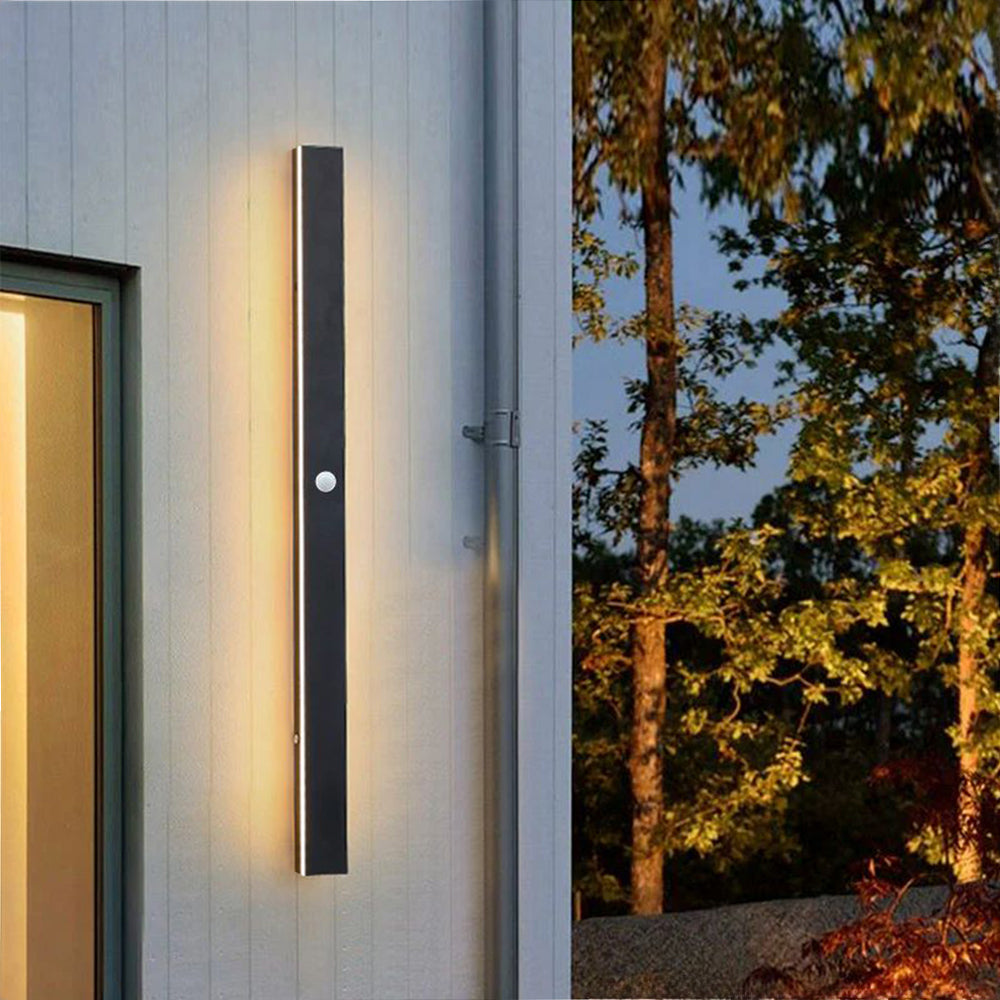 Linear outdoor wall lamp for exterior wall lighting