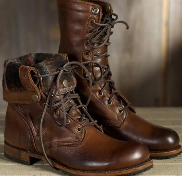 Unisex lace-up combat boots with round toes and low heels