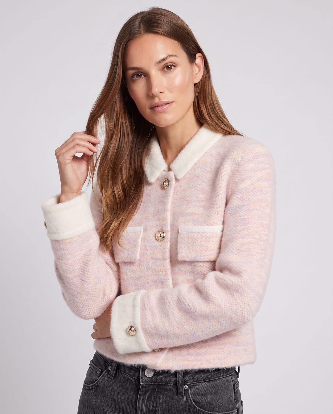 Women's contrast collar button-front cardigan with long sleeves