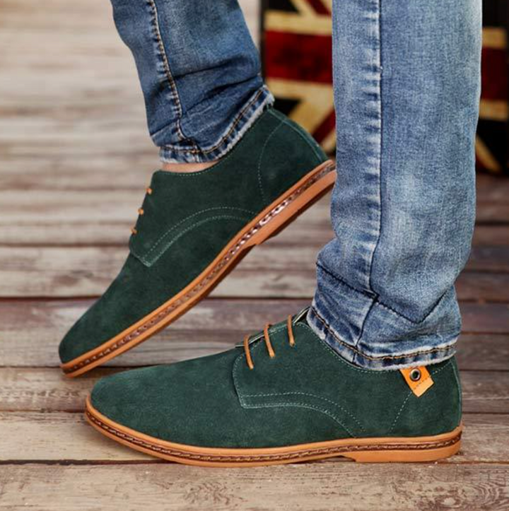 Men's textured lace-up derby shoes with round toe and low layered sole