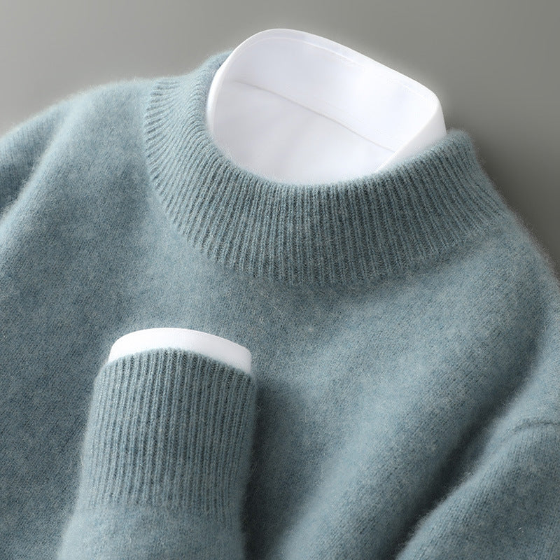 Plain crew neck jumper with long sleeves and ribbed collar and cuffs