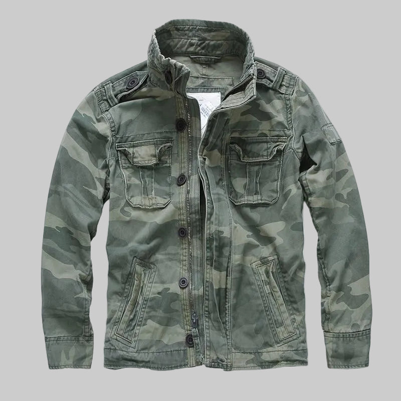 Men's short camouflage military jacket with stand collar, long sleeves and multiple pockets